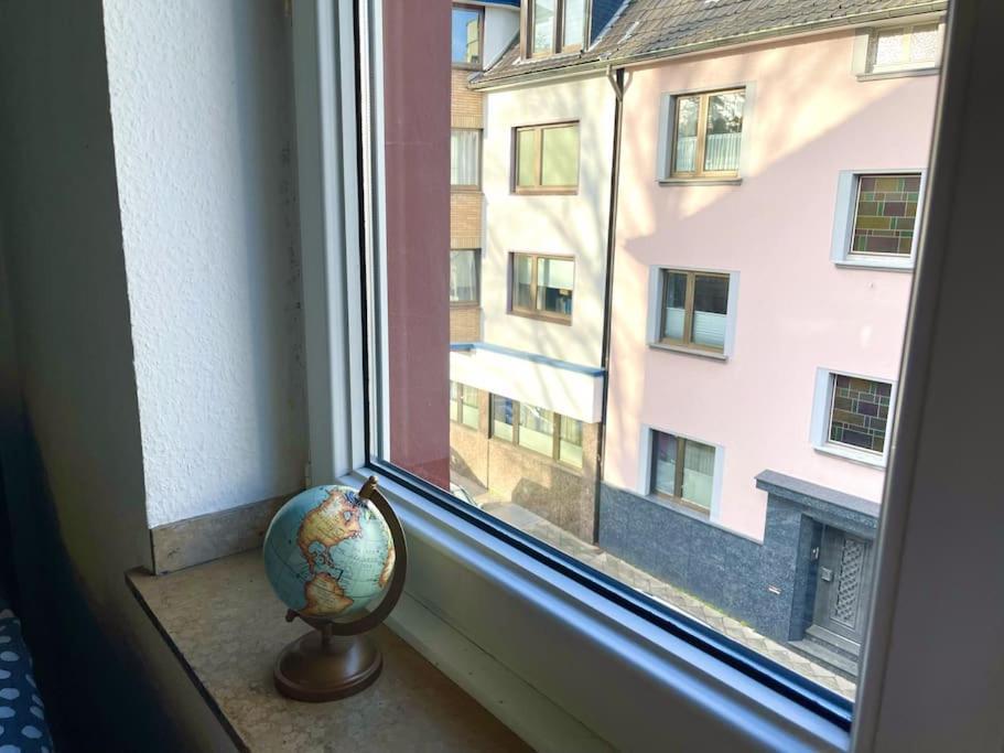 - Chilliges Zimmer In Dusseldorf Mit Balkon & Kuche; Big Tv And Bed - エクステリア 写真
