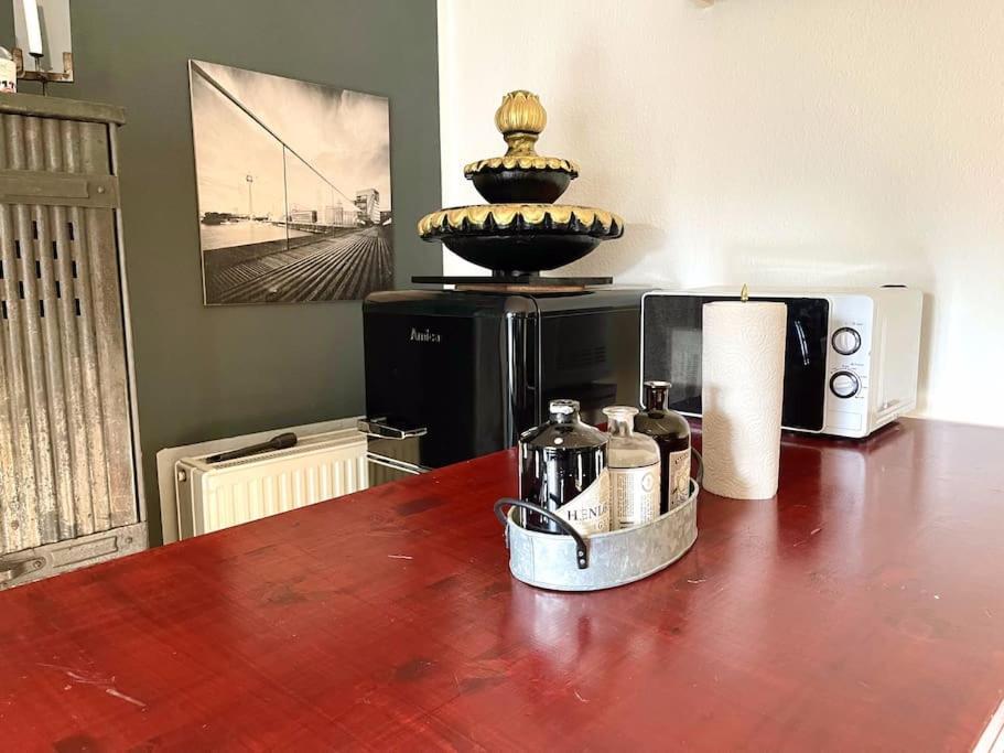 - Chilliges Zimmer In Dusseldorf Mit Balkon & Kuche; Big Tv And Bed - エクステリア 写真